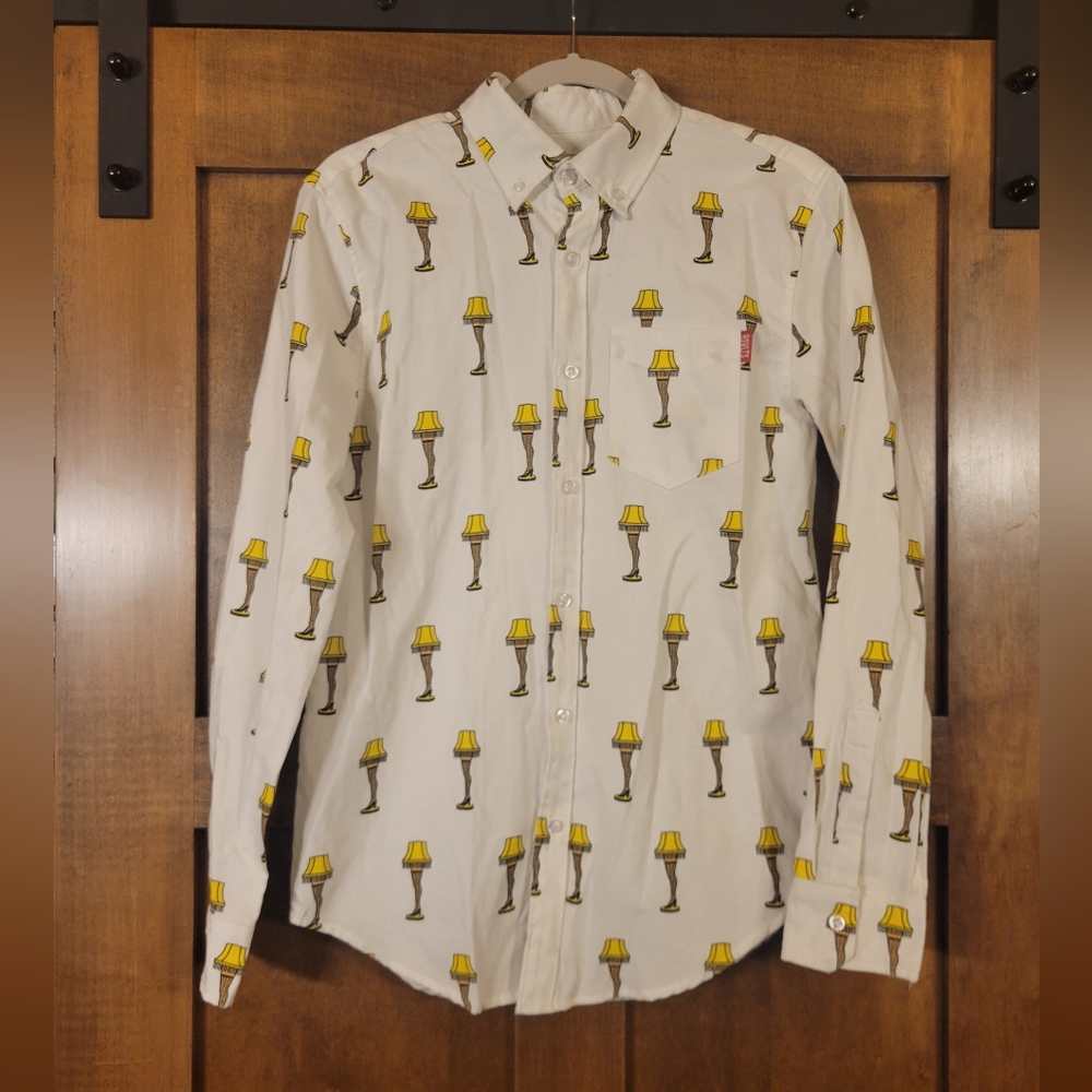 Rsvlts Christmas Tree Story Button Up Size Small - image 1